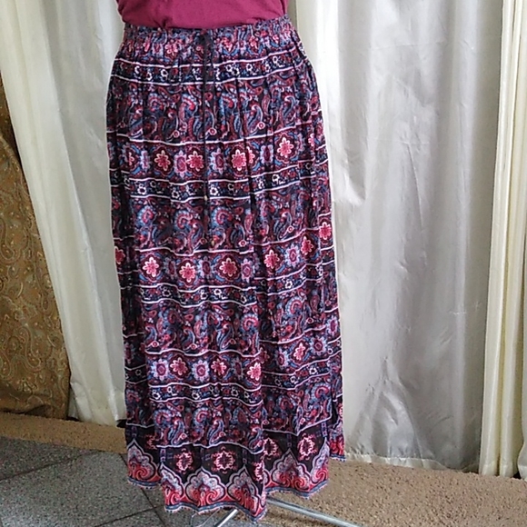Maxi skirt 39" long elastic waisted - Picture 2 of 9